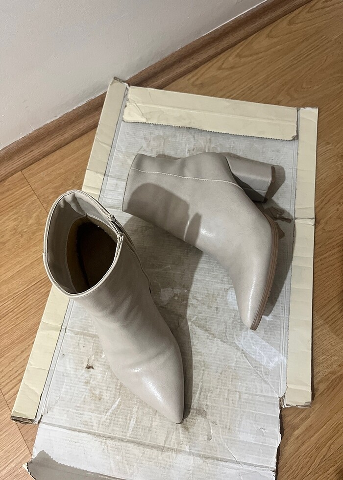 Krem topuklu bot - Görsel 2