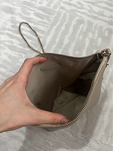 Gold zincirli bershka çanta - Görsel 7