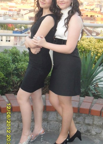 Yüksek Yakalı Pilili Siyah Beyaz Midi Elbise - Görsel 7