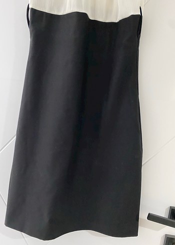 Yüksek Yakalı Pilili Siyah Beyaz Midi Elbise - Görsel 3