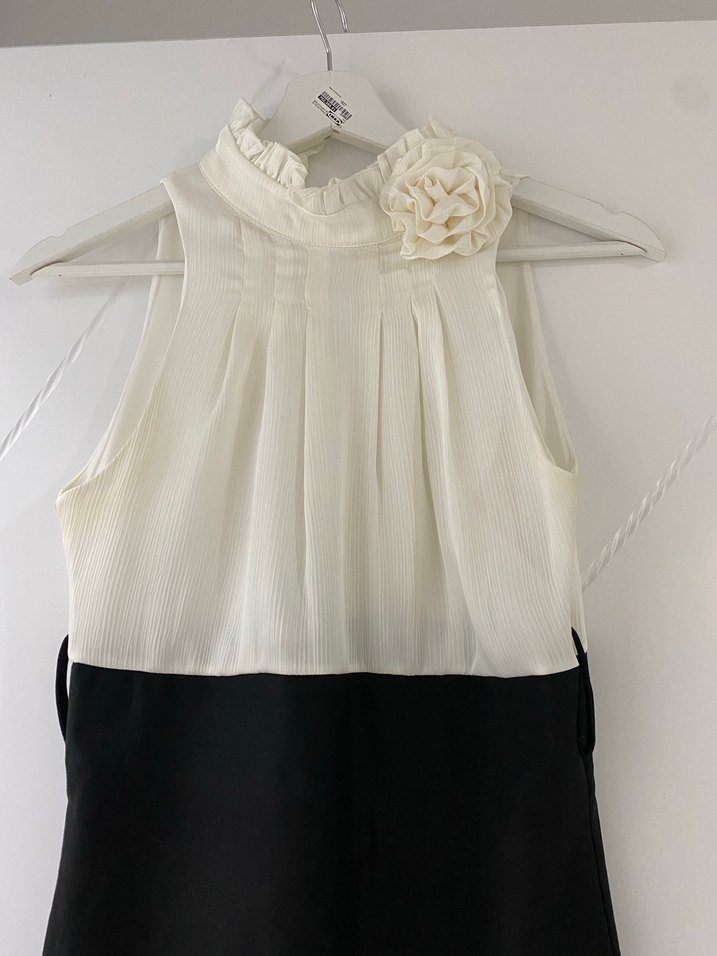 Yüksek Yakalı Pilili Siyah Beyaz Midi Elbise - Görsel 2