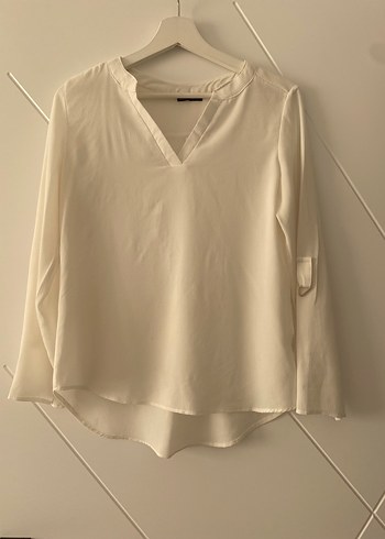 V Yaka Beyaz Uzun Kollu Kadın Gömlek - Görsel 3