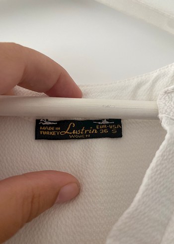 V Yaka Beyaz Uzun Kollu Kadın Gömlek - Görsel 4