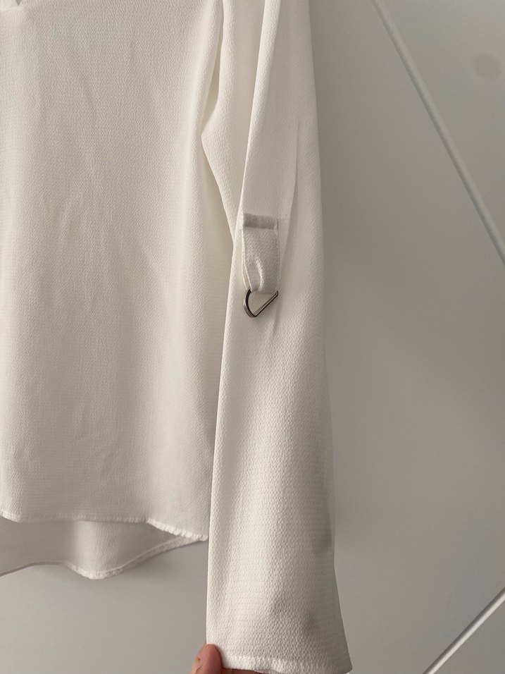 V Yaka Beyaz Uzun Kollu Kadın Gömlek - Görsel 2