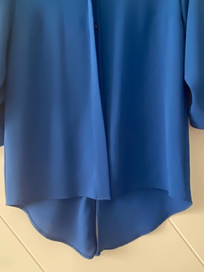 Mavi Düğmeli Kadın Gömlek - Görsel 2