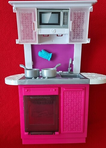  Beden Barbie ve mutfak