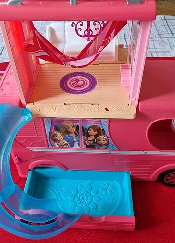 Barbie karavan seti