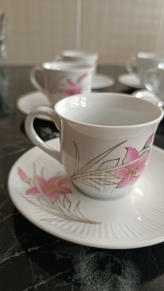 Vintage Çiçek Desenli Porselen Fincan - Görsel 2