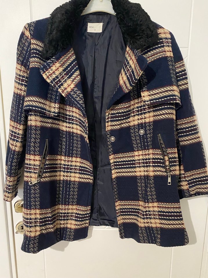 Kürk Detaylı Kareli Kadın Kısa Kaban - Görsel 4