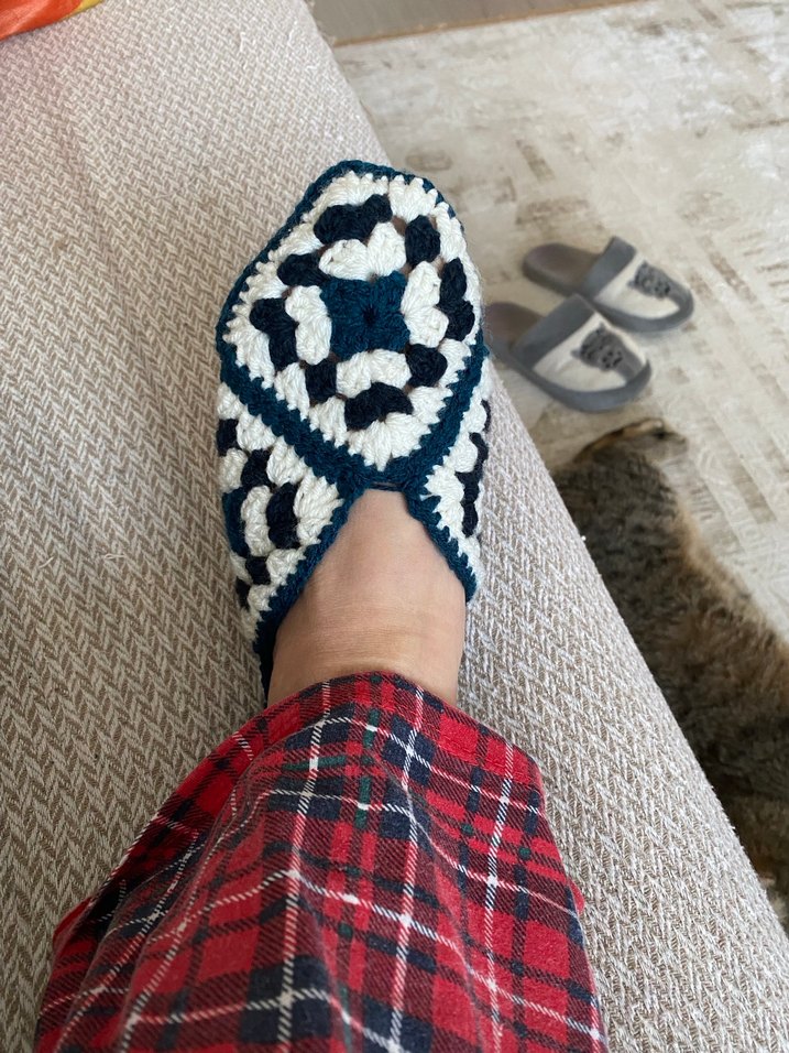 Renkli Örgü Kadın Dolgu Topuk Ev Terliği - Görsel 3