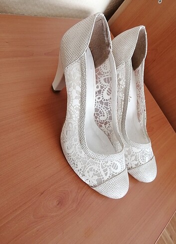 37 Beden Krem rengi stiletto