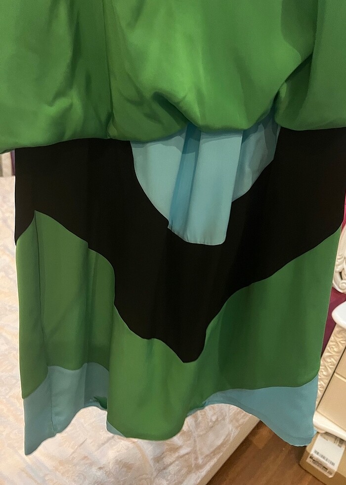 Yeşil elbise - Görsel 2