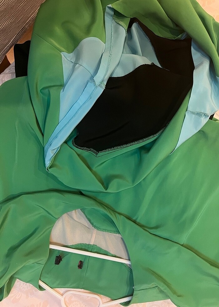 Yeşil elbise - Görsel 5