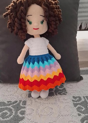 Beden Renkli Etekli El Örgüsü Bebek