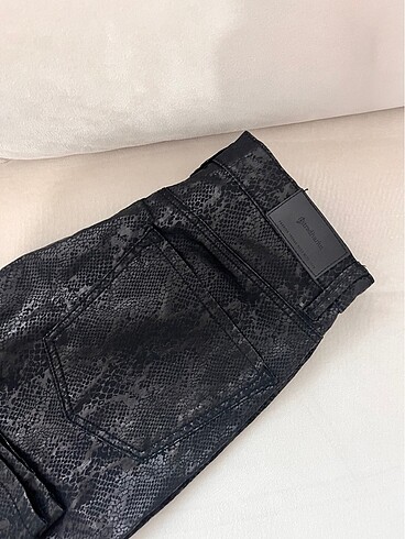 m Beden siyah Renk Stradivarius desenli siyah pantolon