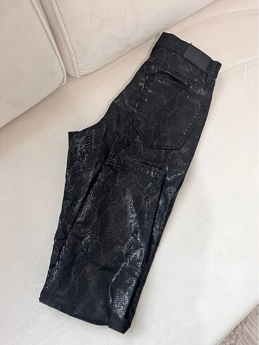 Stradivarius desenli siyah pantolon