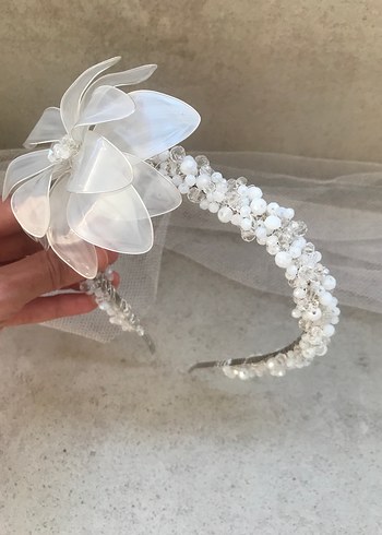 Büyük çiçek detaylı kristal taç - Görsel 6