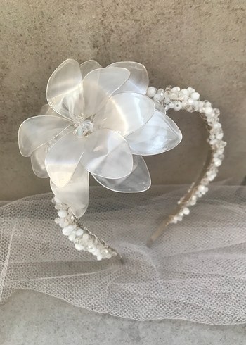 Büyük çiçek detaylı kristal taç - Görsel 4