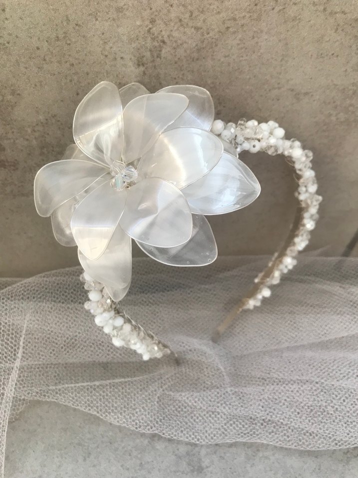 Büyük çiçek detaylı kristal taç - Görsel 4