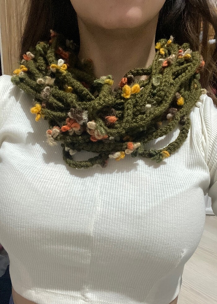 Örme çiçekli boyunluk - Görsel 3