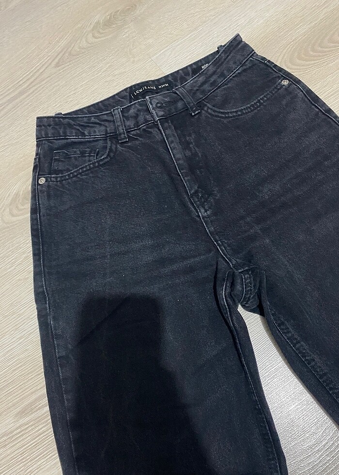 Siyah paçası taş detaylı Mom Jean - Görsel 2