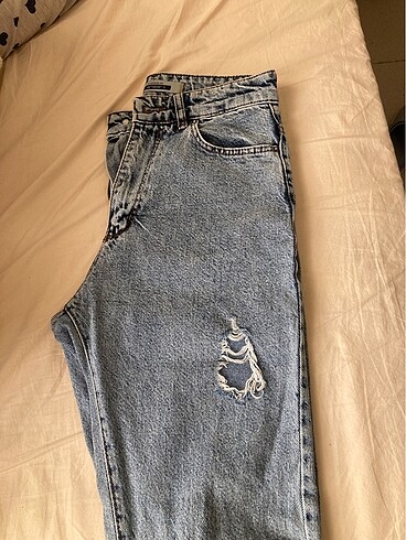 Stradivarius yırtık kot jean