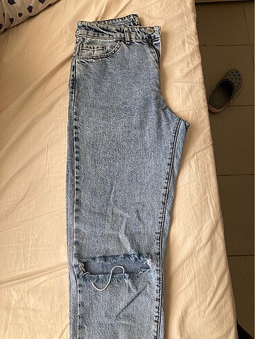 26 Beden yırtık kot jean