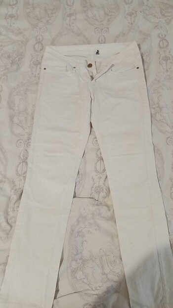 beyaz Jean pantolon 
