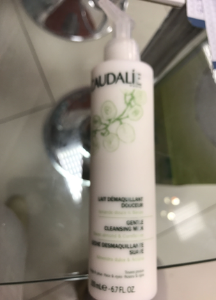 Caudalie temizleme sütü 