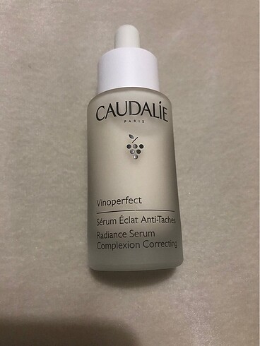 Caudalie leke serumu