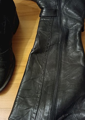 Kadın Siyah Deri Uzun Tokalı Çizme - Görsel 3