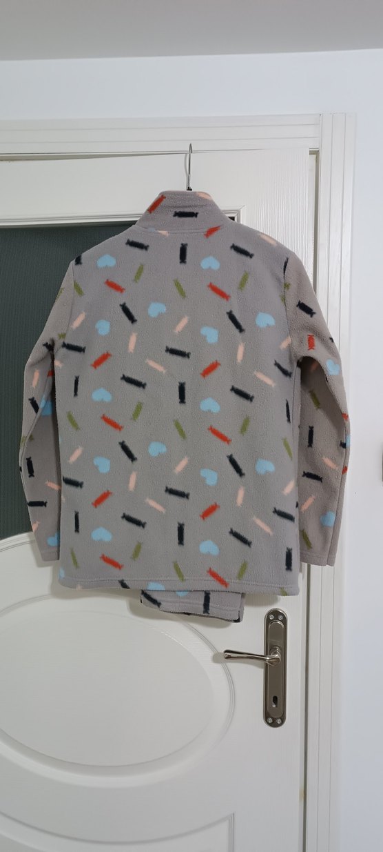 Gri Desenli Polar Pijama Takımı - Görsel 2
