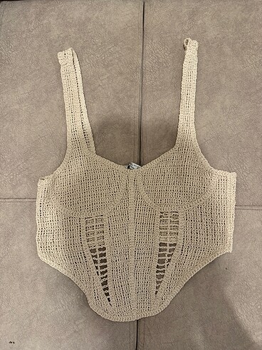 Zara Zara delikli yazlık askılı bej crop