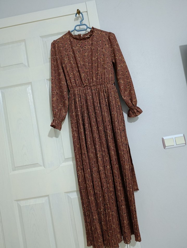 Bohem Uzun Kollu Piliseli Kahverengi Elbise - Görsel 2