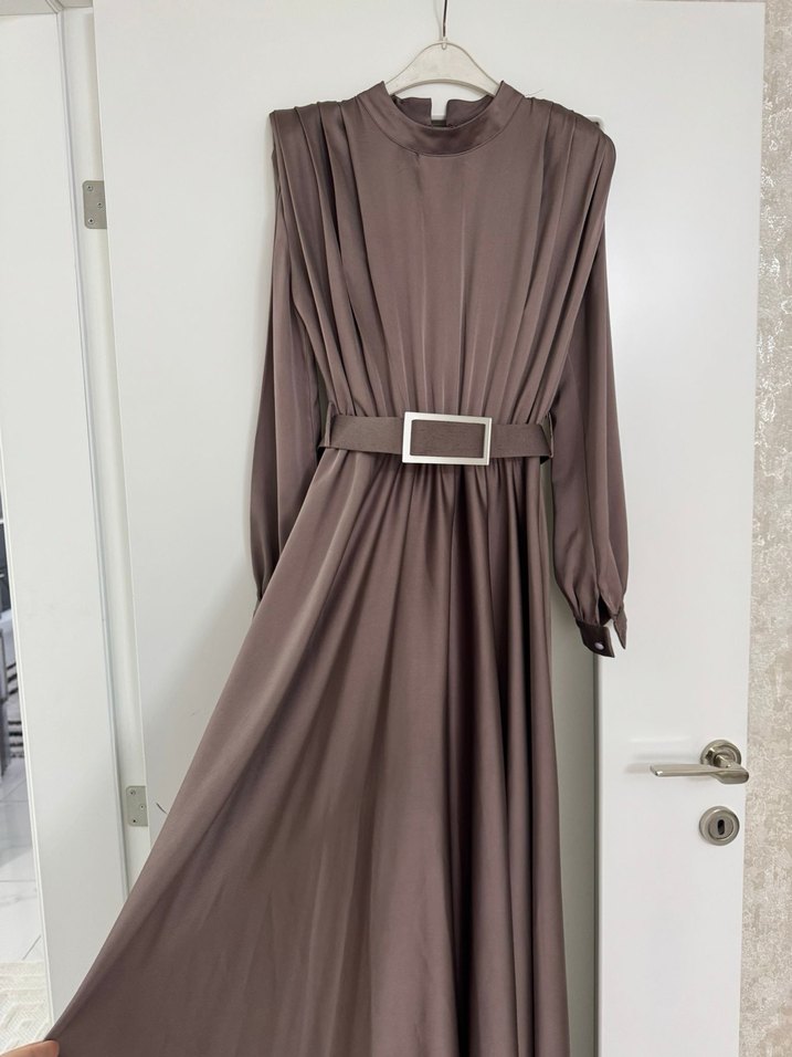 Kahverengi Kemerli Uzun Kadın abiye duman butik - Görsel 2