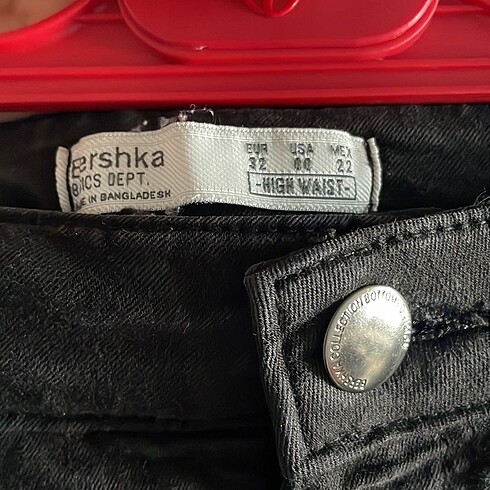 32 Beden siyah Renk Bershka Likralı Siyah Kot Pantolon