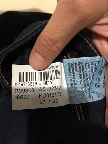27 Beden mavi Renk Mavi jean