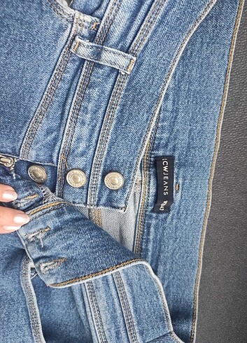 s Beden Jean