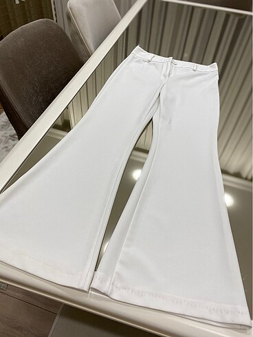 Beyaz ispanyol paça pantolon