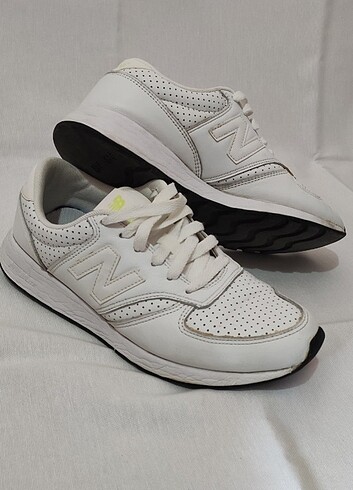 New Balance beyaz 38.5 numara