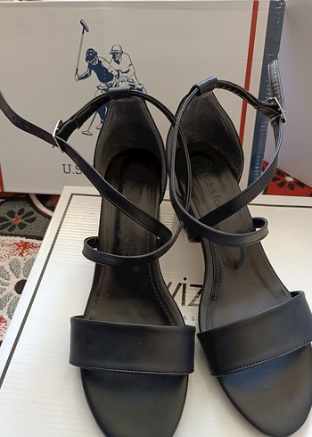 Diger Siyah Kadın Topuklu Sandalet