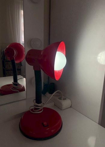 Kırmızı Masa Lambası - Görsel 4