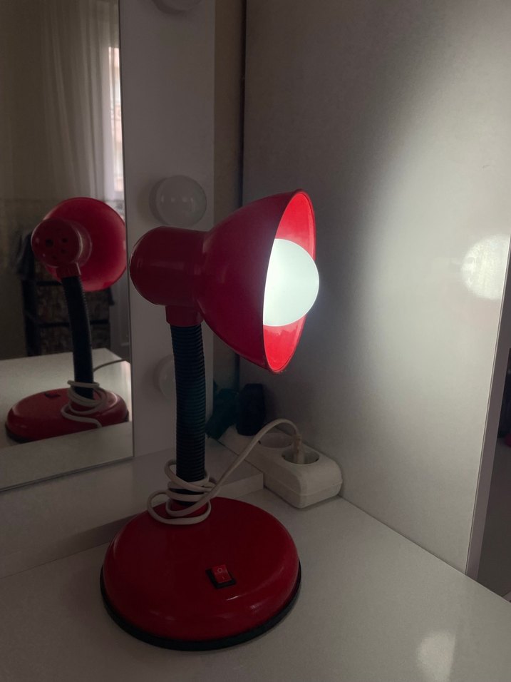 Kırmızı Masa Lambası - Görsel 4