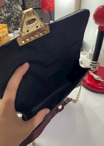 Bordo Desenli Deri Zincir Detaylı Kadın Çanta - Görsel 3