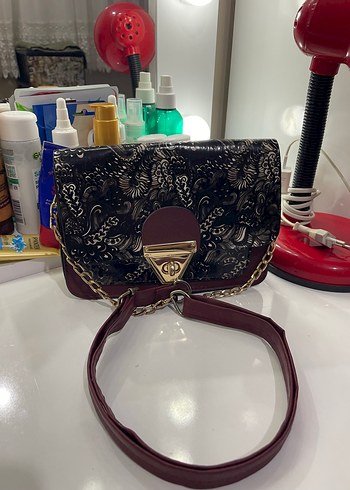 Bordo Desenli Deri Zincir Detaylı Kadın Çanta - Görsel 4