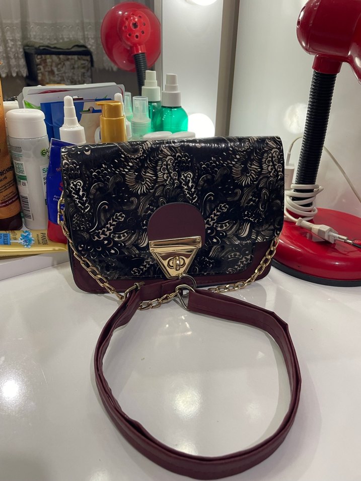 Bordo Desenli Deri Zincir Detaylı Kadın Çanta - Görsel 4