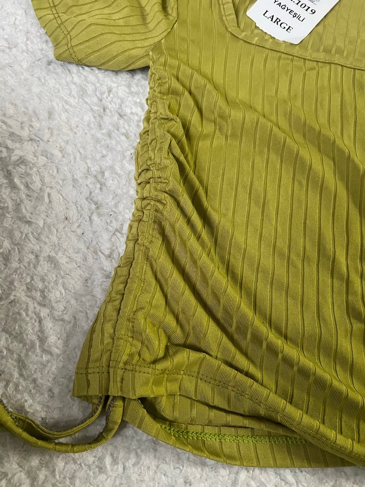 Yağ yeşili kare yaka büzgülü bluz - Görsel 2