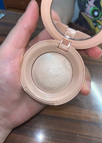  Beden Renk Rare Beauty Pastel Bej Toz Aydınlatıcı