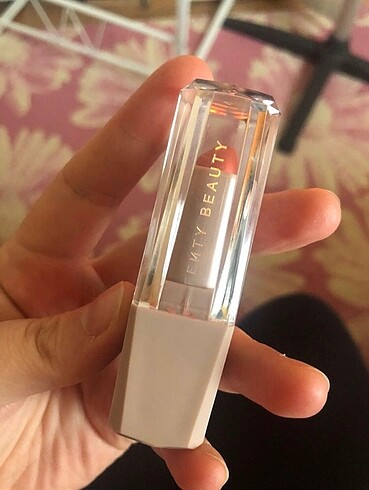 Fenty Beauty ruj