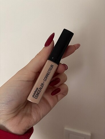  Beden Wet n wild kapatıcı